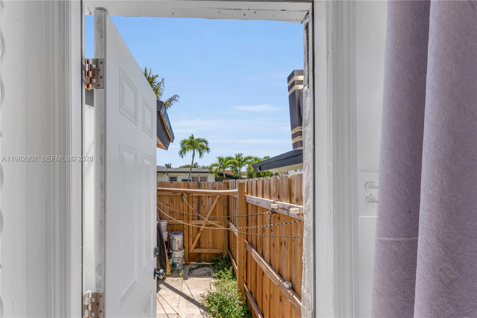   /  1854 кв.футов $ 2026-04-21 0 Фото