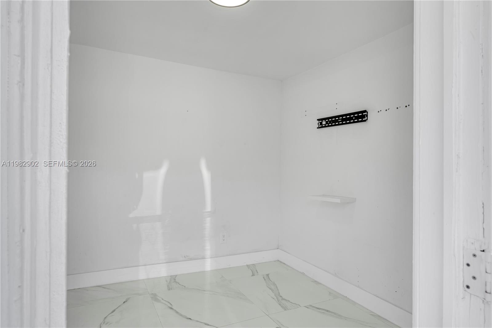   /  1854 кв.футов $ 2026-04-21 0 Фото