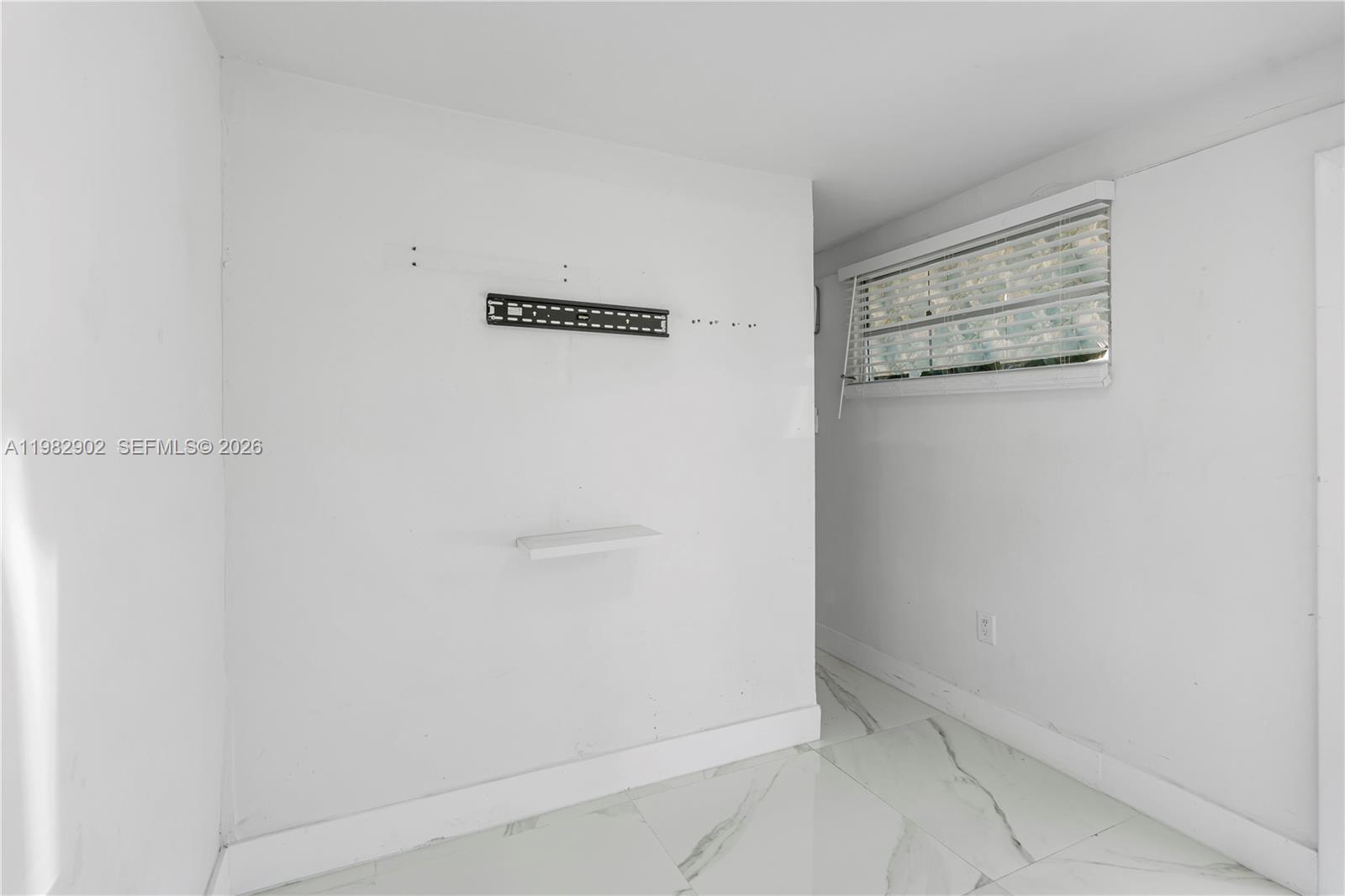   /  1854 кв.футов $ 2026-04-21 0 Фото