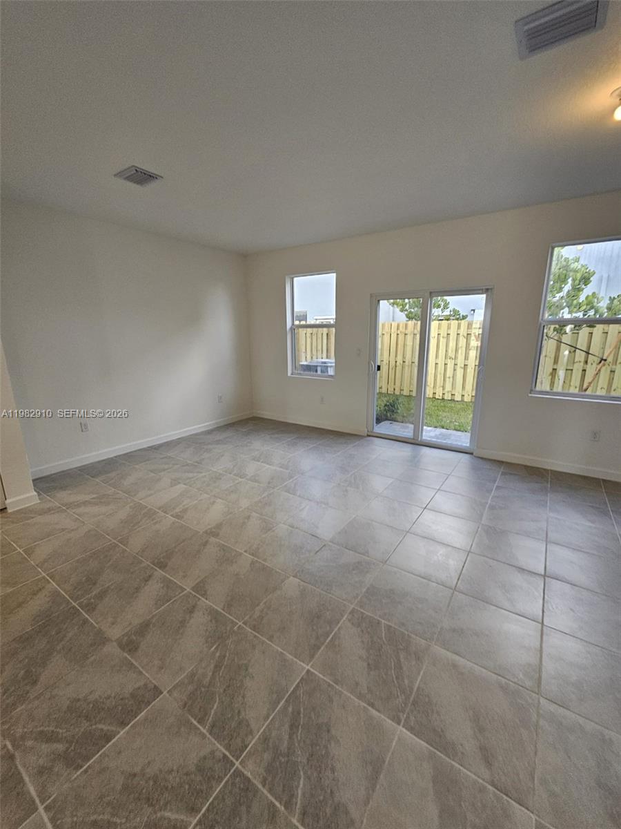 Ver detalles / 1615 sq. ft. $ 2026-03-14 0 foto