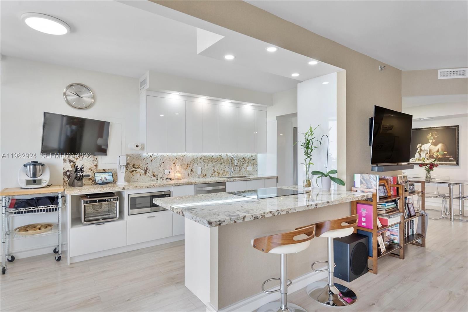 Photo of 20191 Country Club Dr  #1903, Aventura, Florida, 33180 - 