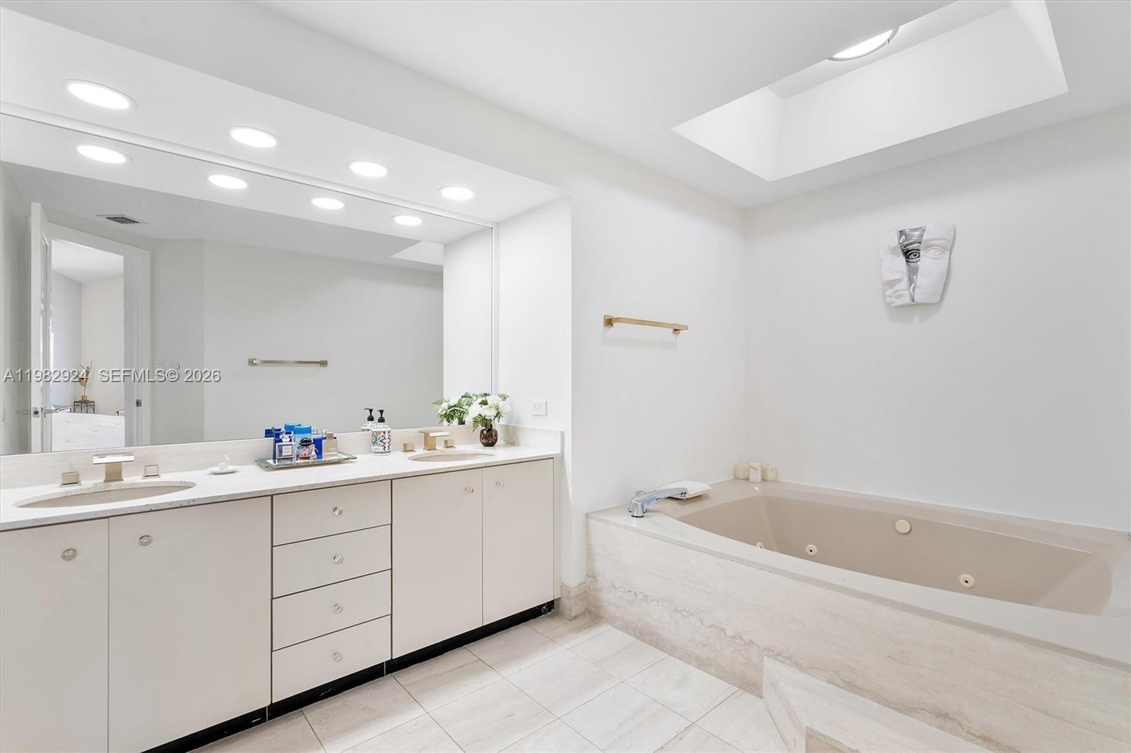 Photo of 20191 Country Club Dr  #1903, Aventura, Florida, 33180 - 