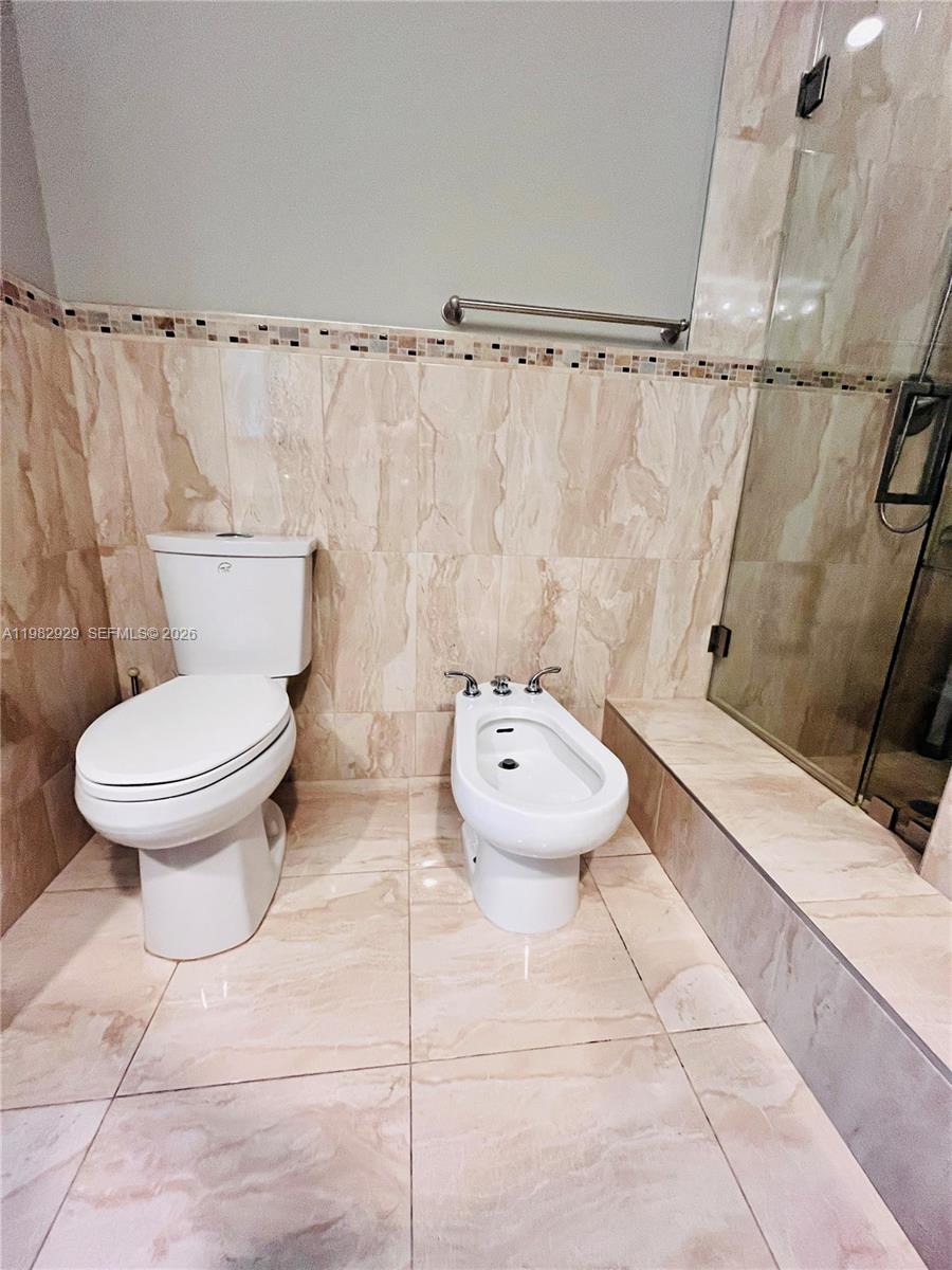 Photo of 253 Poinciana Dr  (253), Sunny Isles Beach, Florida, 33160 - MASTER BATH