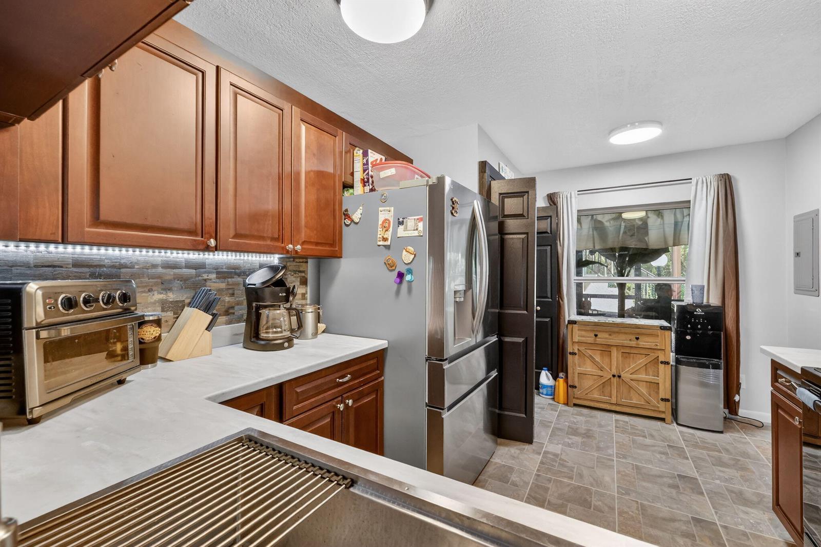 Ver detalles H1-103 2 / 2 1092 sq. ft. $ 2026-06-15 0 foto