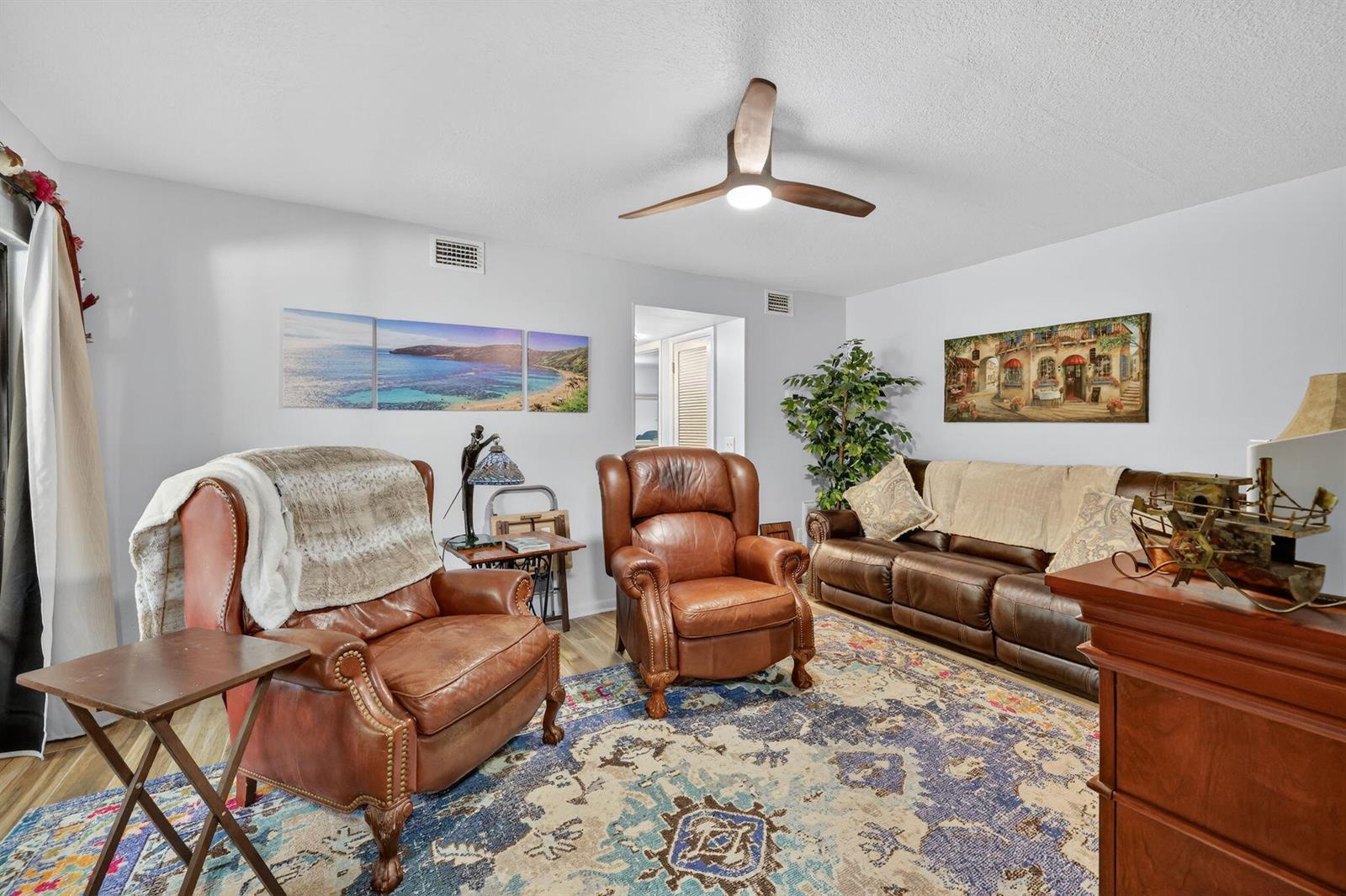 Ver detalles H1-103 2 / 2 1092 sq. ft. $ 2026-06-15 0 foto