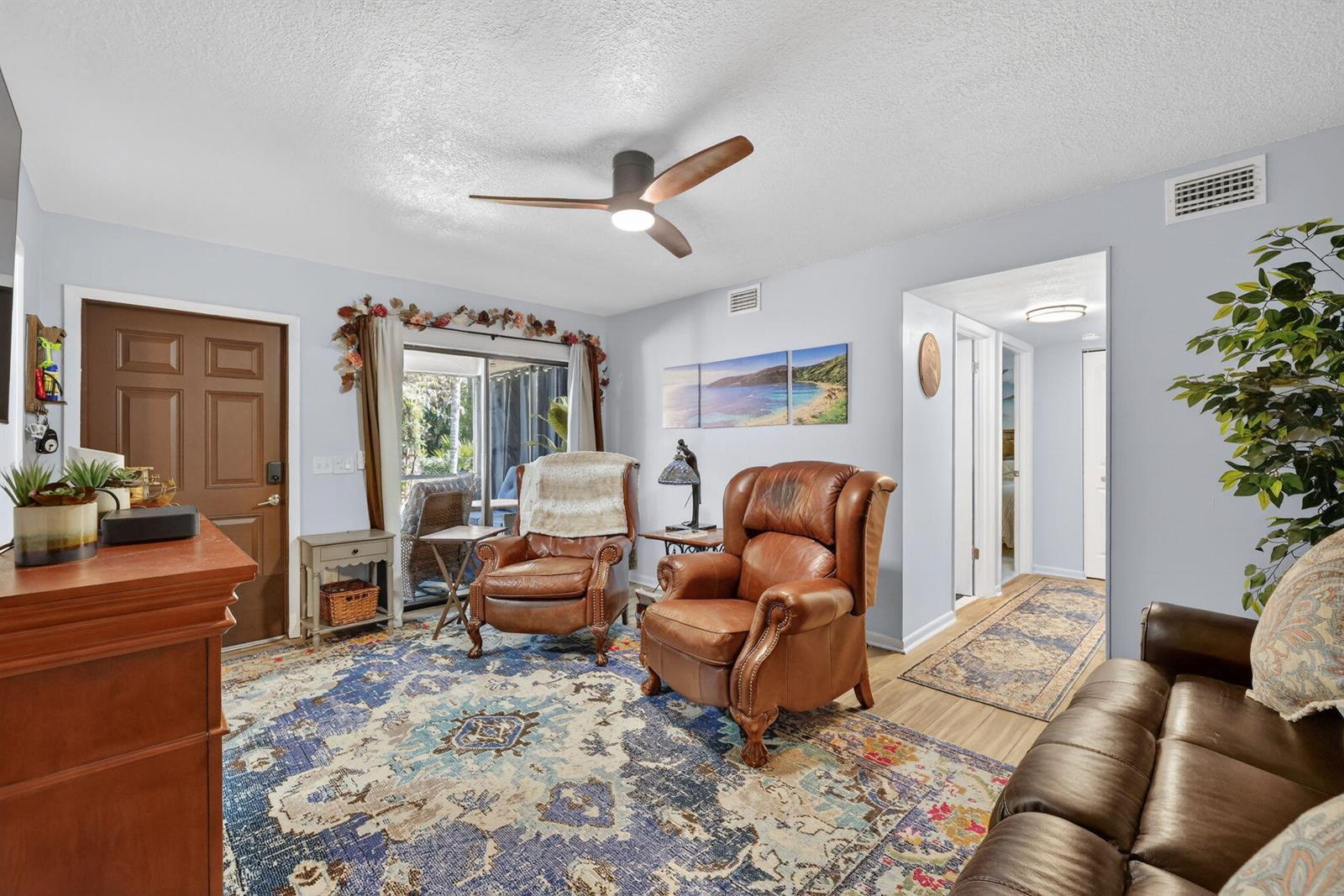 Ver detalles H1-103 2 / 2 1092 sq. ft. $ 2026-06-15 0 foto