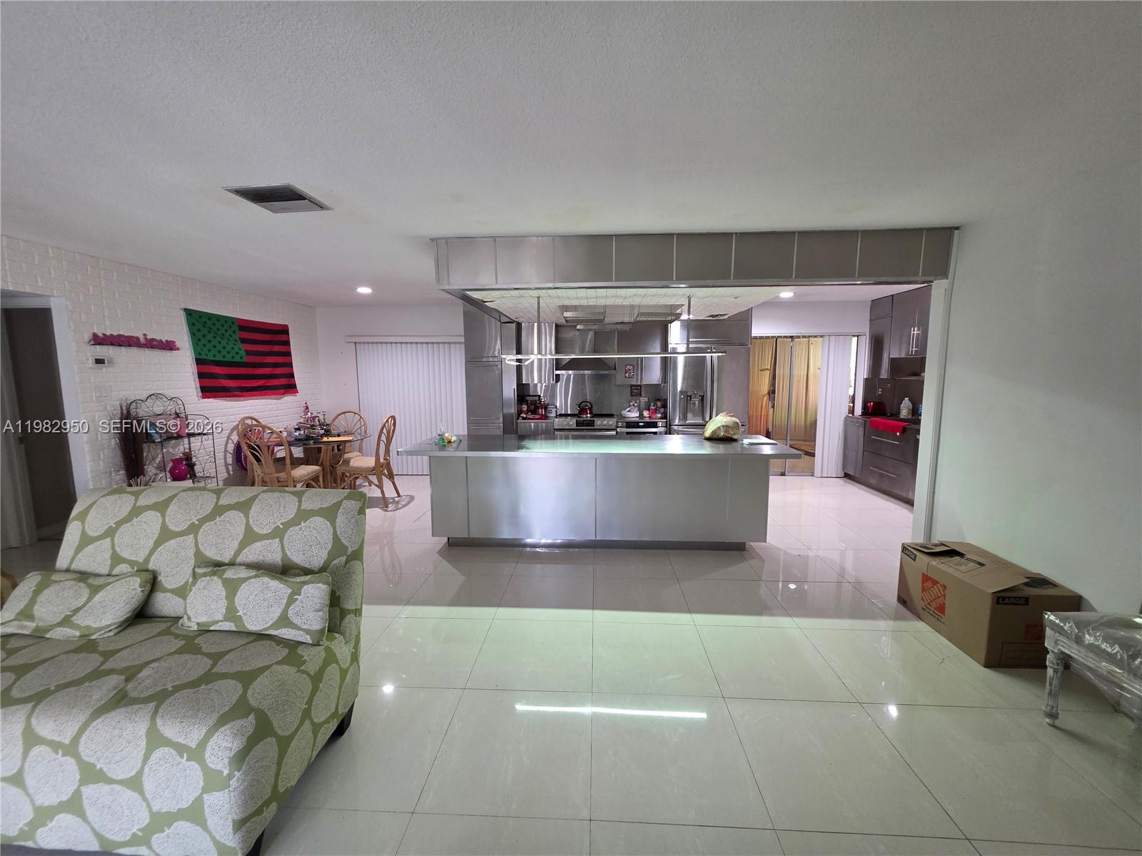 5415 2 / 2 1579 sq. ft. $ 2026-03-14 0 Photo