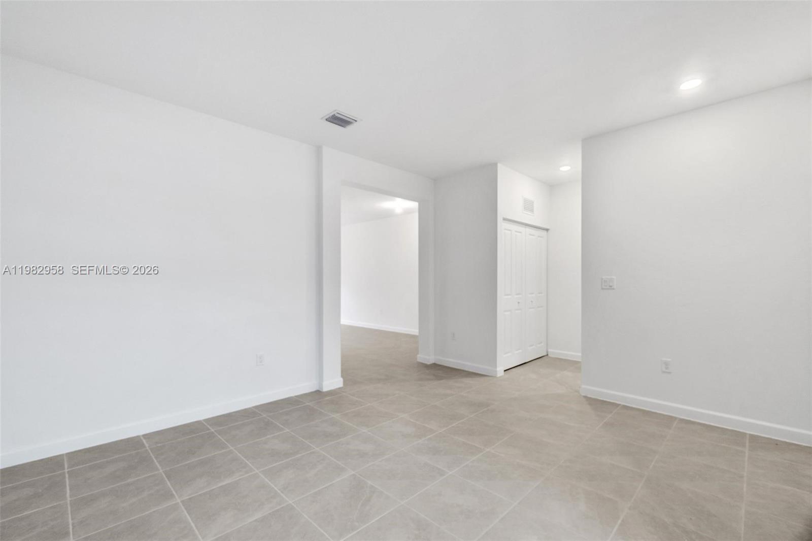 16281 3 / 3 1483 sq. ft. $ 2026-03-14 0 Photo