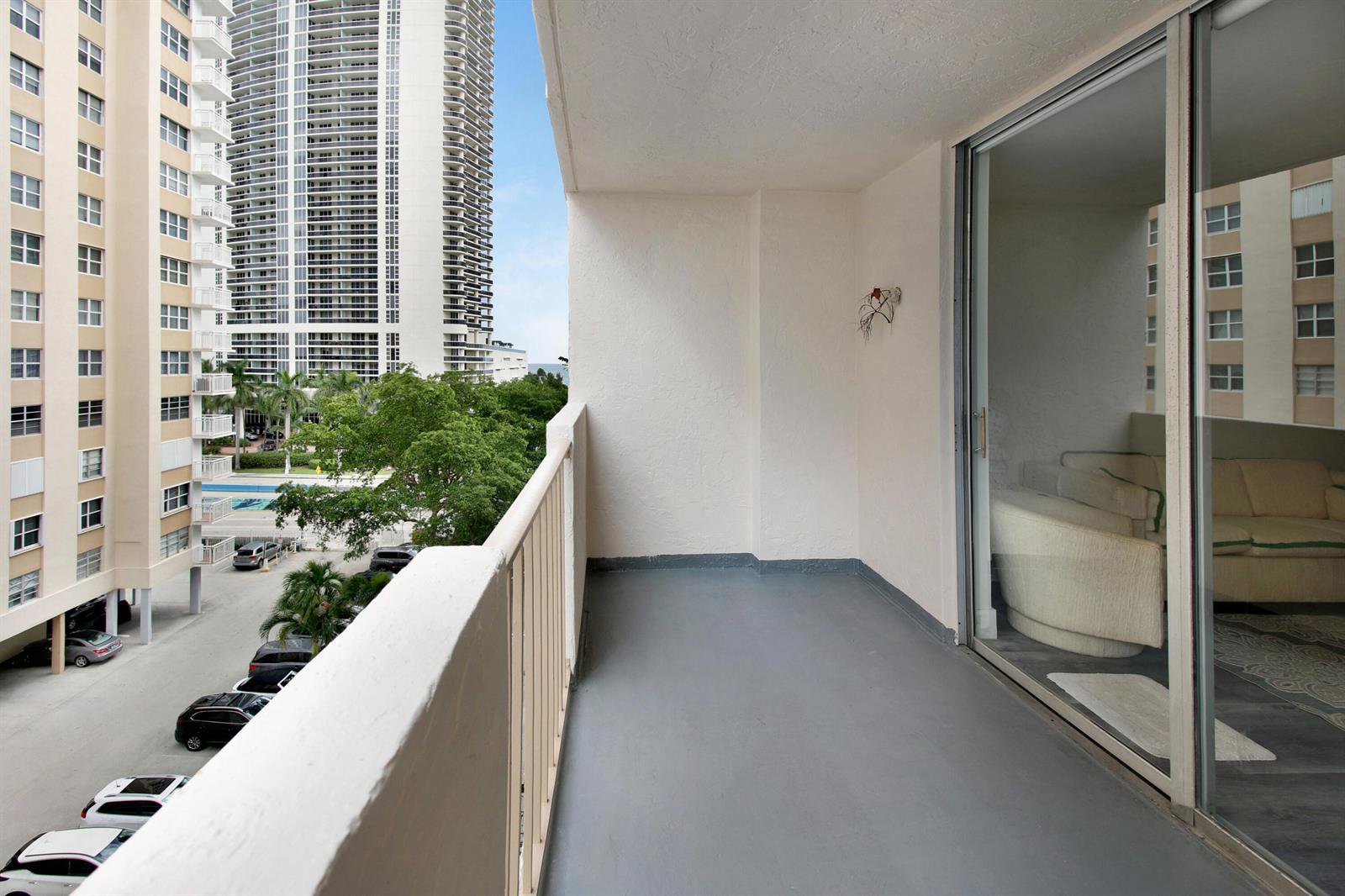 Photo of 1865 Ocean #6c, Hallandale Beach, Florida, 33009 - IMG_4028