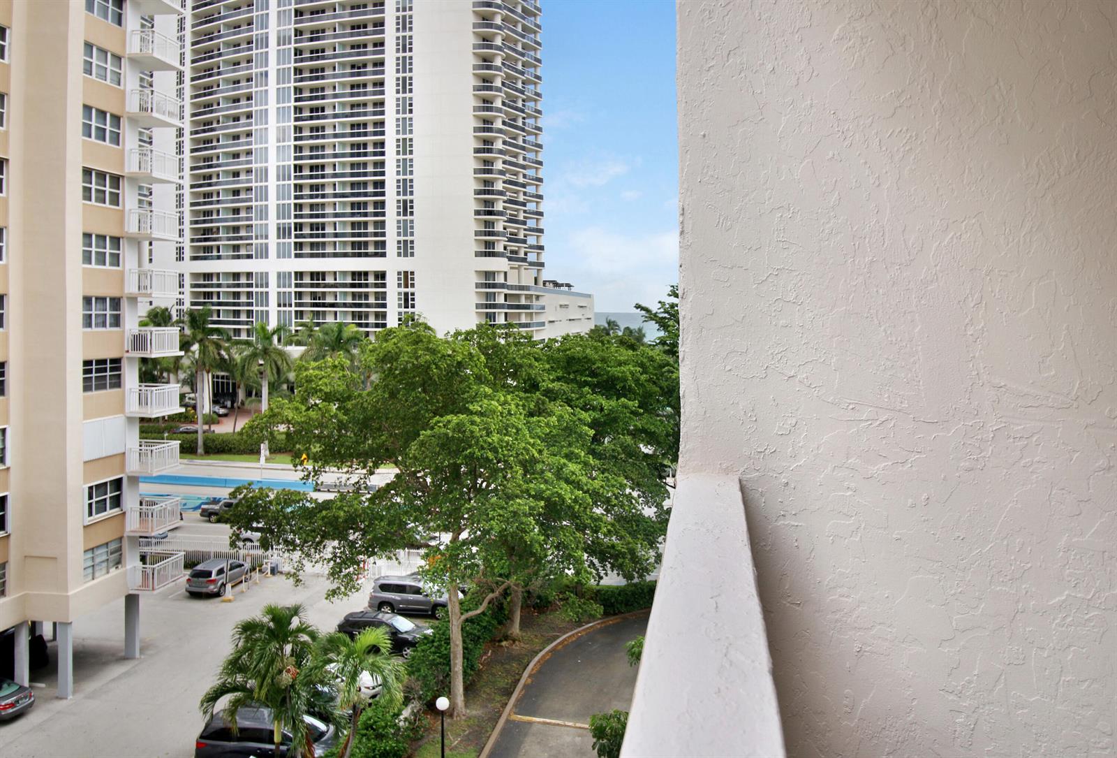 Photo of 1865 Ocean #6c, Hallandale Beach, Florida, 33009 - IMG_4029