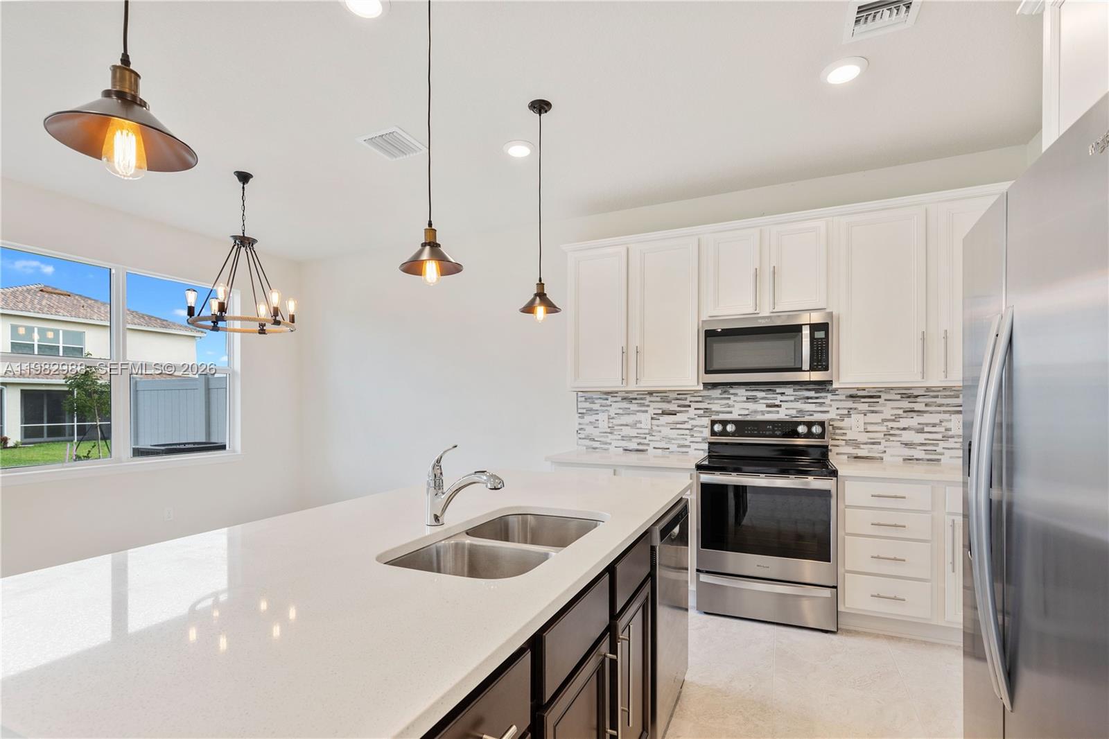 1455 3 / 3 1800 sq. ft. $ 2026-03-17 0 foto