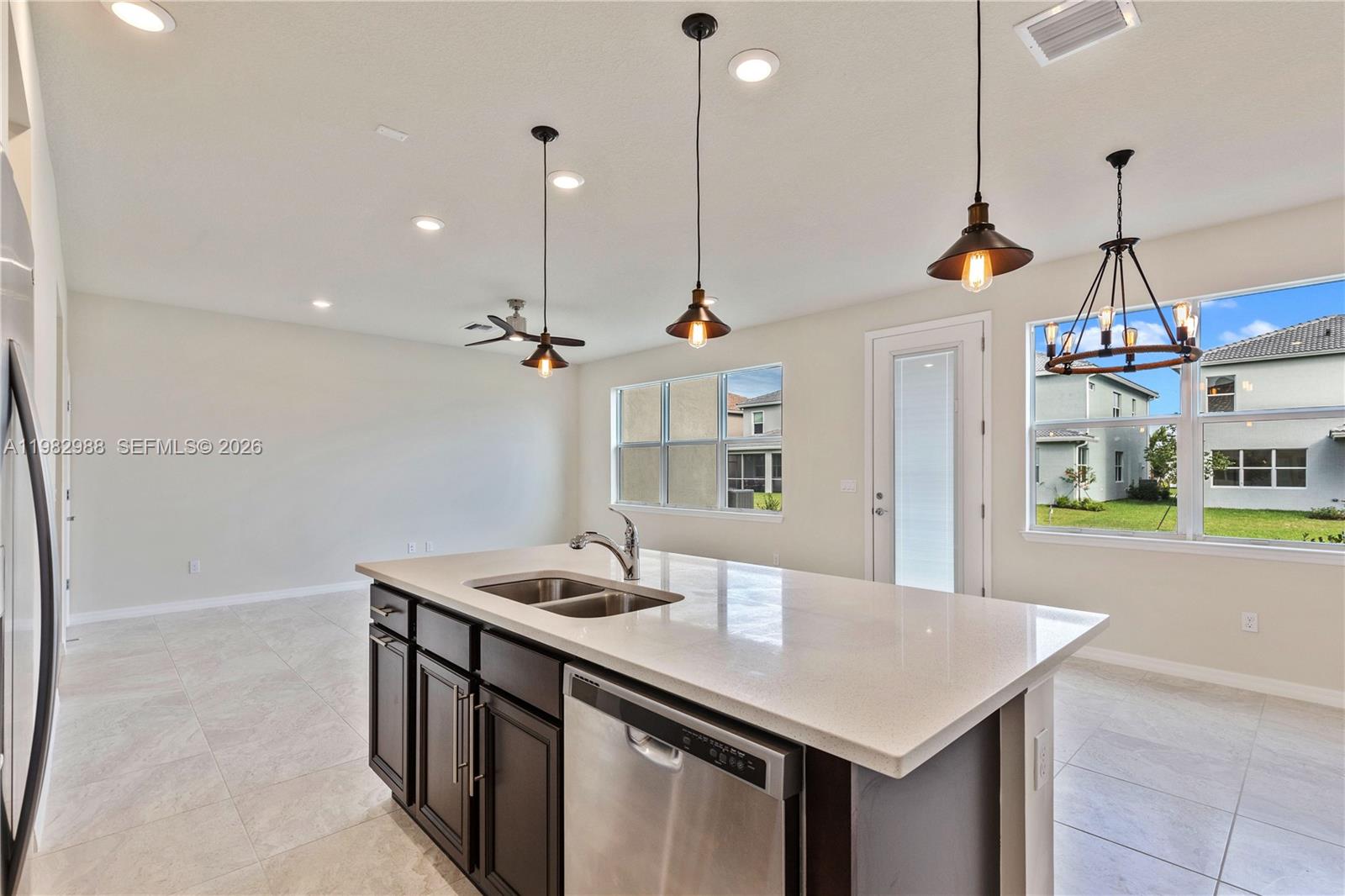 1455 3 / 3 1800 sq. ft. $ 2026-03-17 0 foto