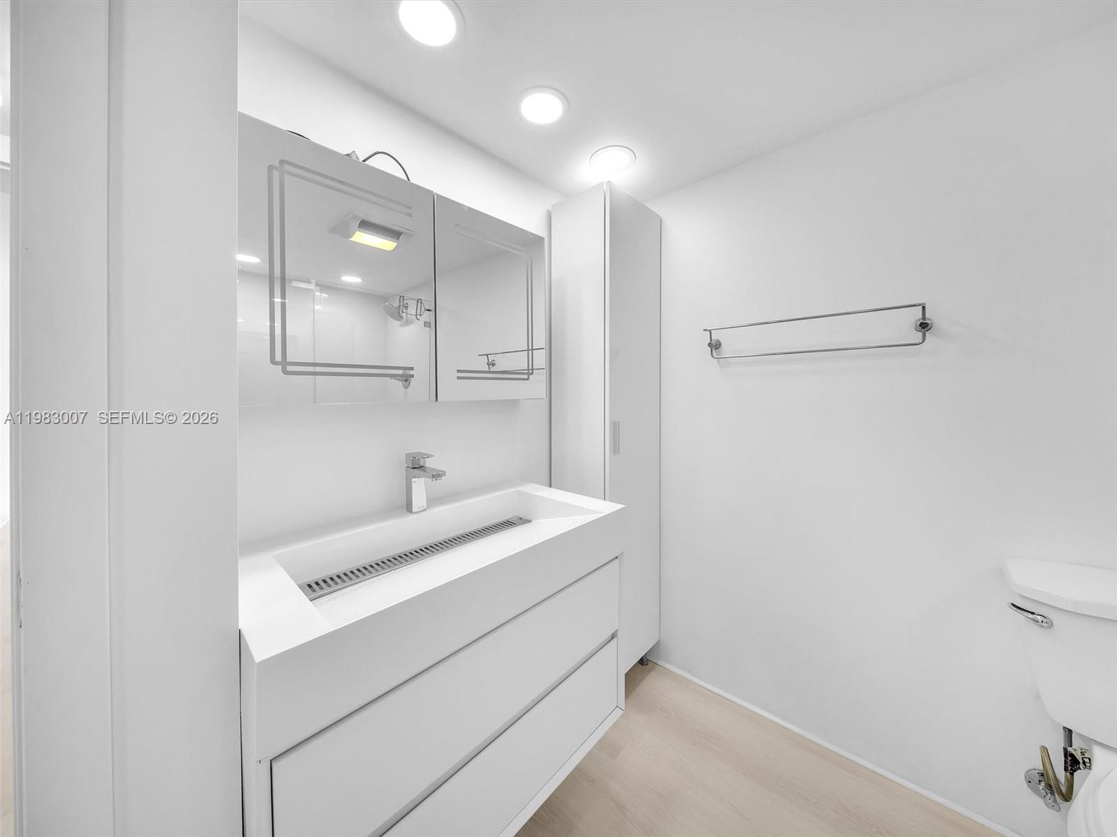 See details 1818 2 / 2 1856 sq. ft. $ 2026-03-14 0 Photo