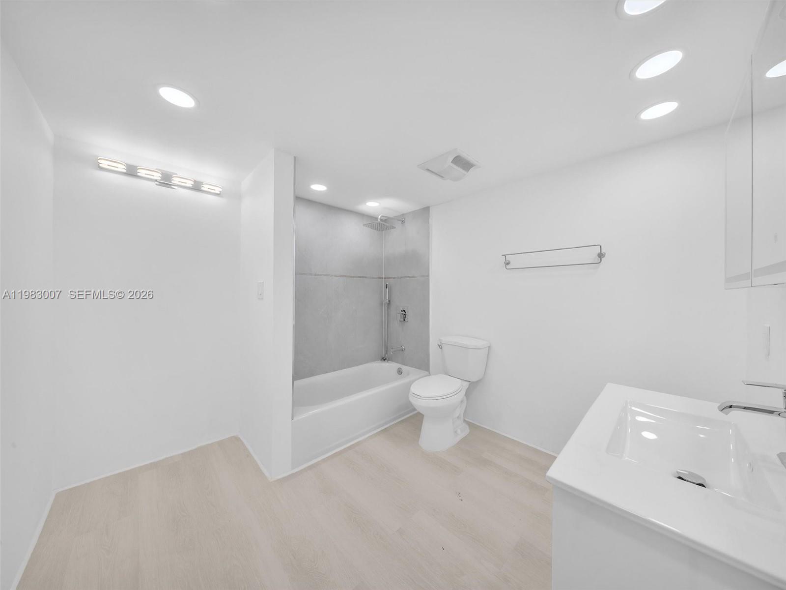 See details 1818 2 / 2 1856 sq. ft. $ 2026-03-14 0 Photo