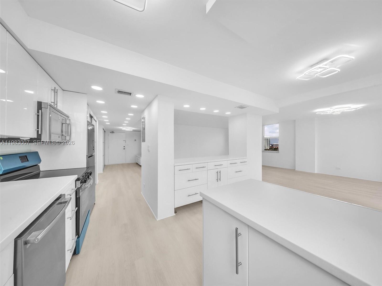 See details 1818 2 / 2 1856 sq. ft. $ 2026-03-14 0 Photo