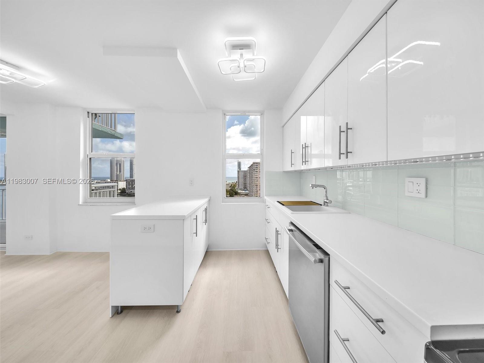 See details 1818 2 / 2 1856 sq. ft. $ 2026-03-14 0 Photo