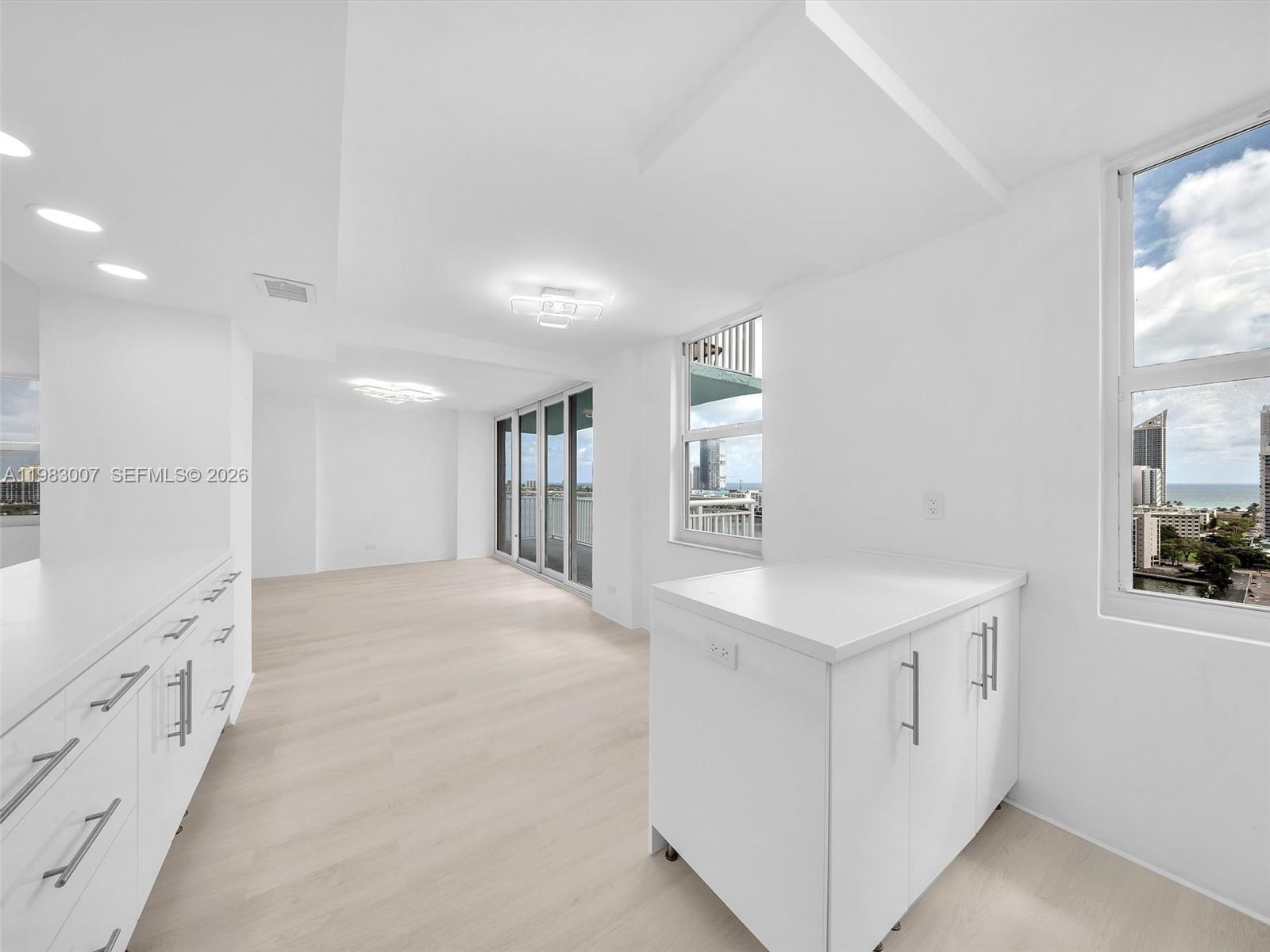 See details 1818 2 / 2 1856 sq. ft. $ 2026-03-14 0 Photo