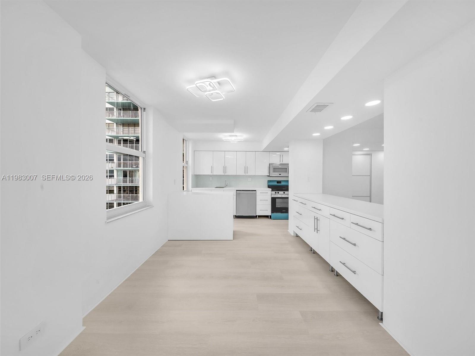 See details 1818 2 / 2 1856 sq. ft. $ 2026-03-14 0 Photo