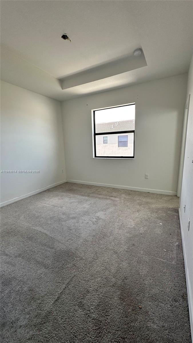 Ver detalles 12863 3 / 3 1393 sq. ft. $ 2026-10-15 0 foto