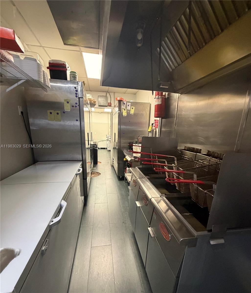   /   кв.футов $ 2026-03-14 0 Фото