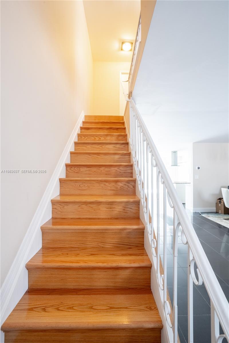 Photo of 2421 10th St (2421), Hallandale Beach, Florida, 33009 -