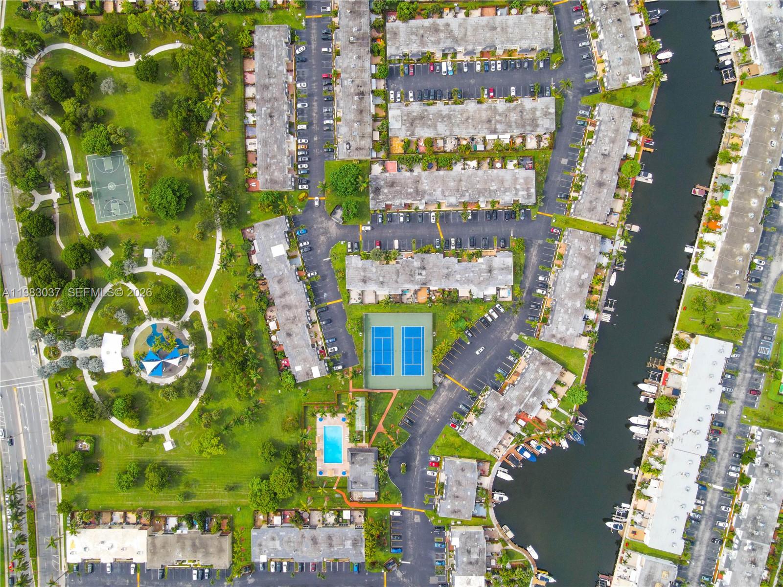 Photo of 2421 10th St (2421), Hallandale Beach, Florida, 33009 -