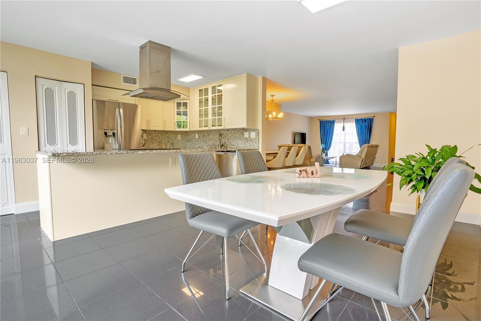 Photo of 2421 10th St (2421), Hallandale Beach, Florida, 33009 -