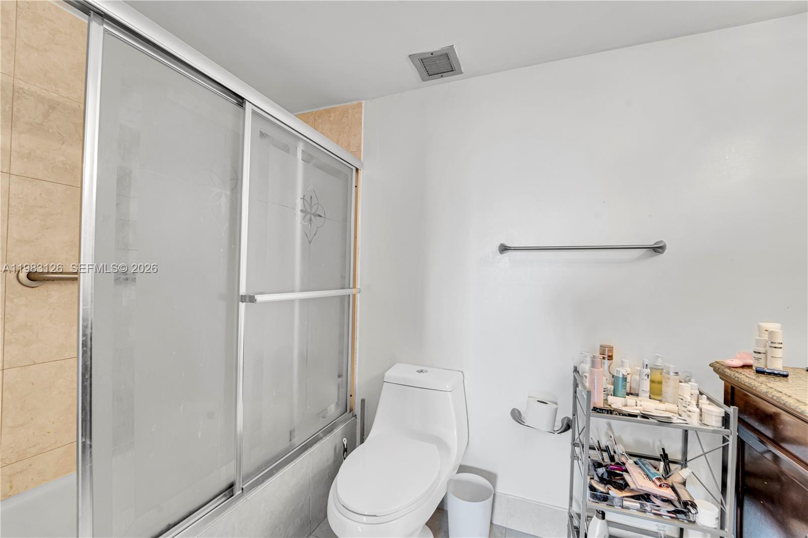 Ver detalles 704 2 / 2 1100 sq. ft. $ 2026-03-15 0 foto