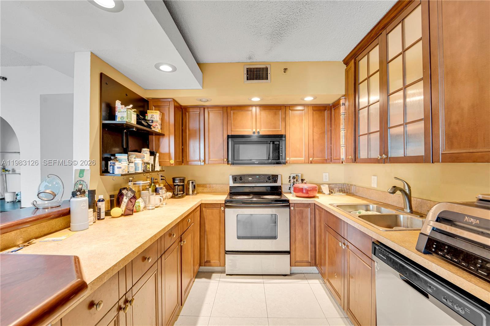 Ver detalles 704 2 / 2 1100 sq. ft. $ 2026-03-15 0 foto