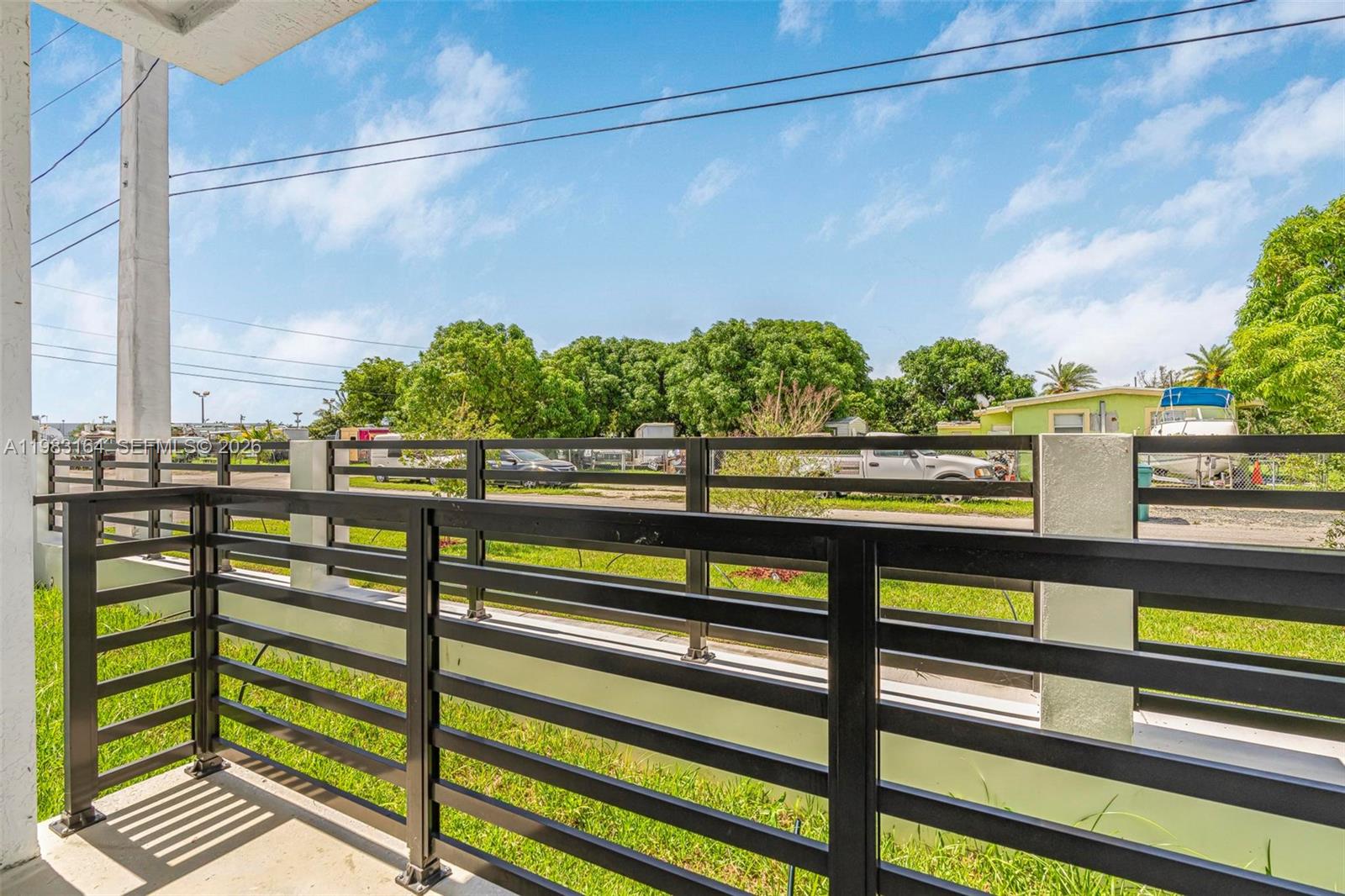   /  11000 кв.футов $ 2026-03-15 0 Фото