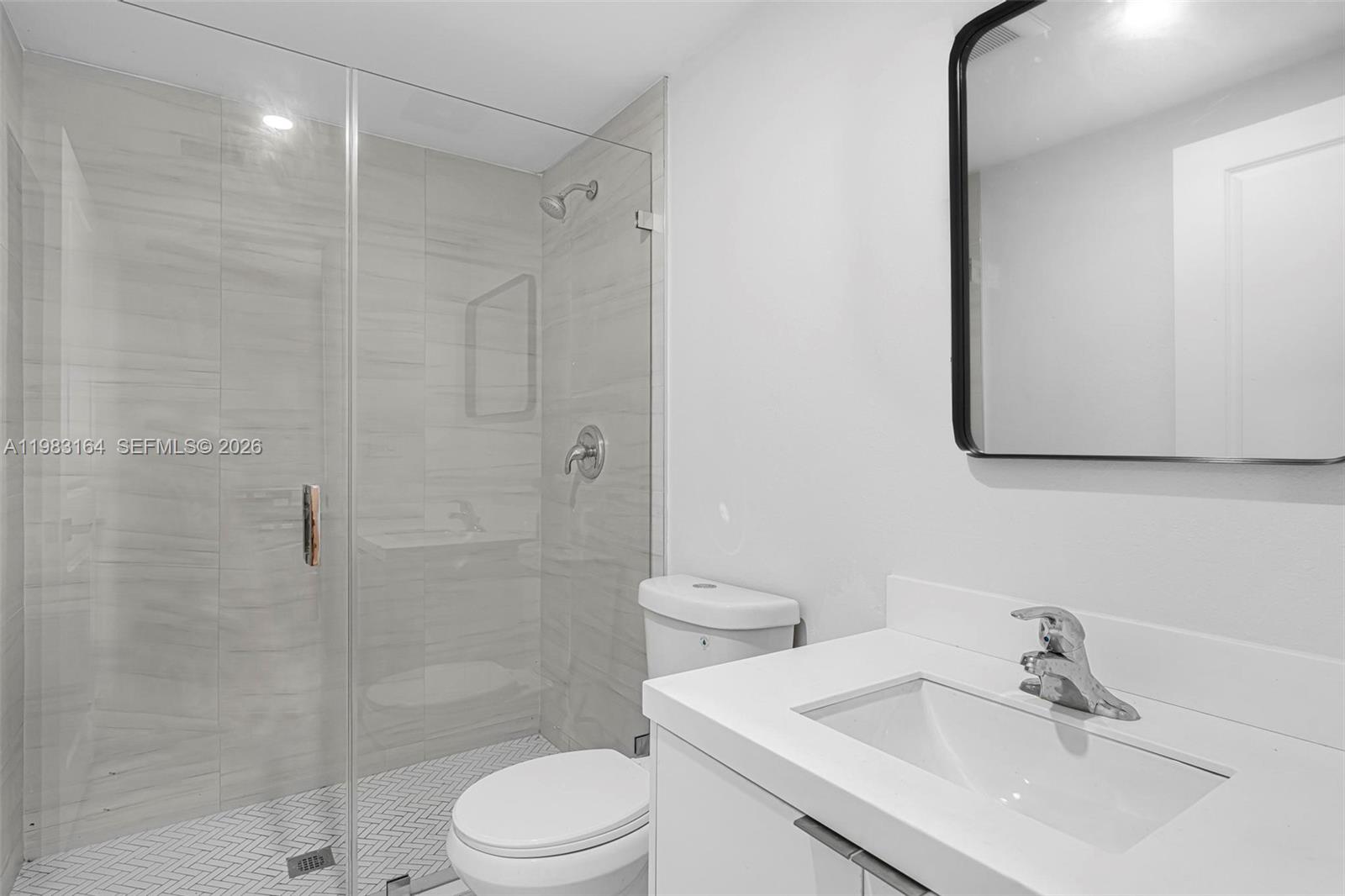   /  11000 кв.футов $ 2026-03-15 0 Фото