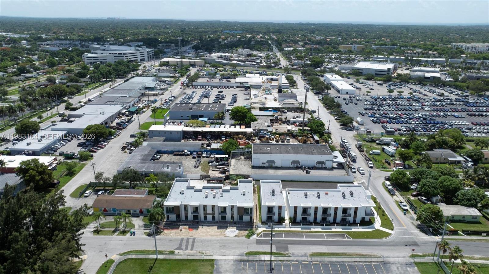   /  11000 кв.футов $ 2026-03-15 0 Фото