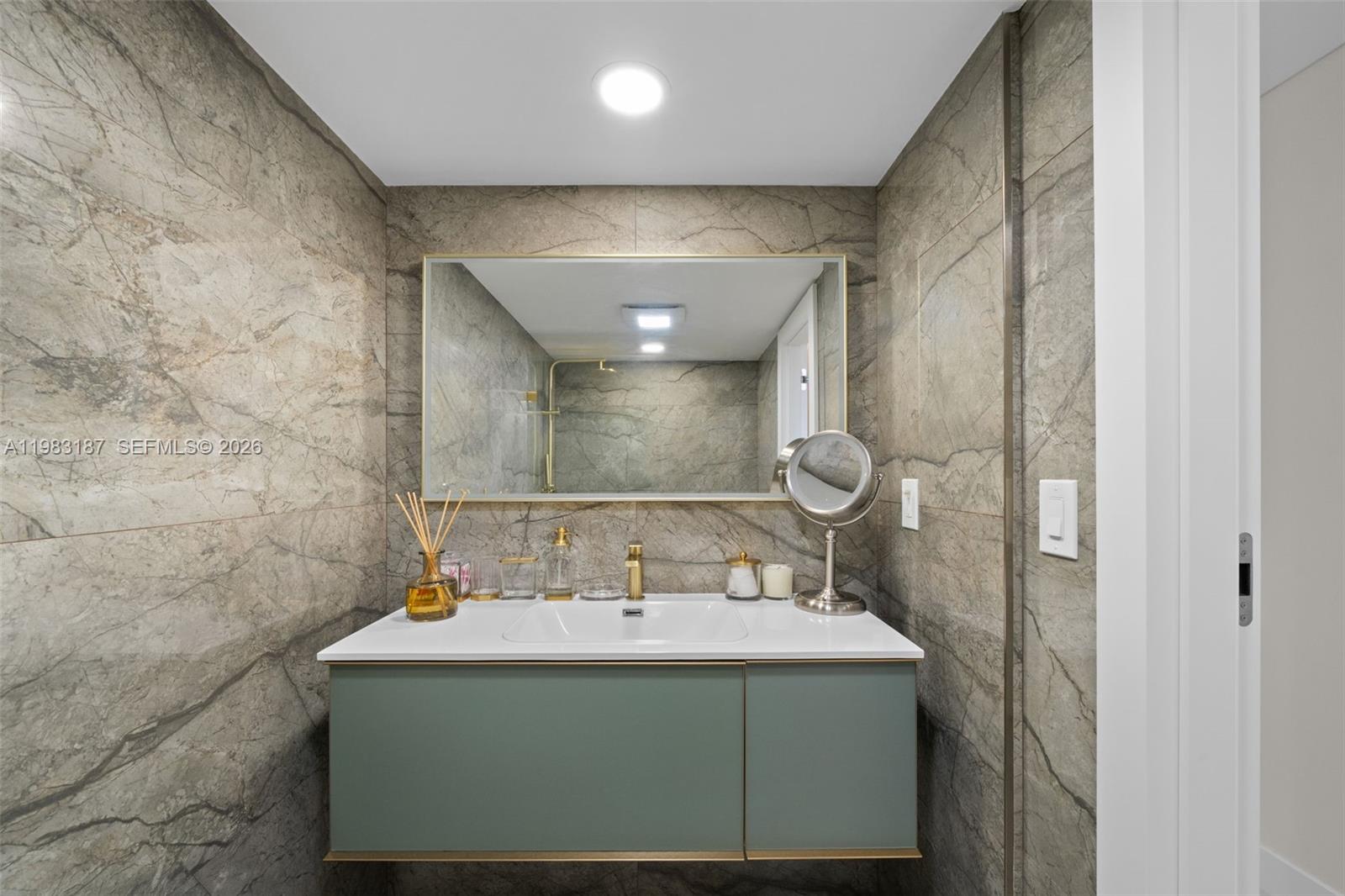 2202 2 / 2 1276 sq. ft. $ 2026-03-15 0 foto