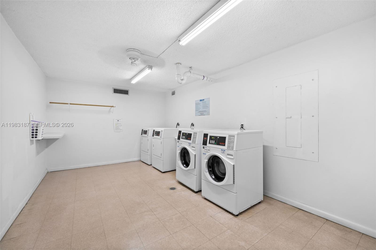 2202 2 / 2 1276 sq. ft. $ 2026-03-15 0 foto