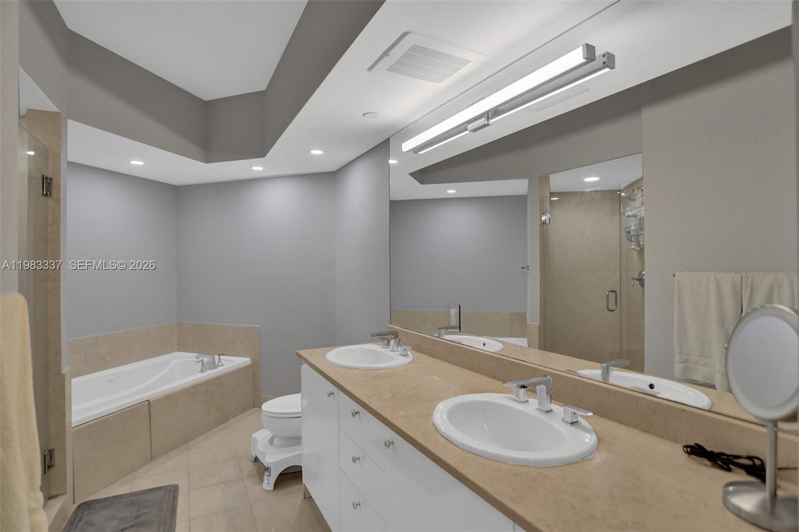 Photo of 20000 Country Club Dr  #211, Aventura, Florida, 33180 - 