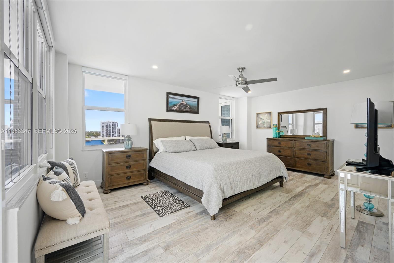 Photo of 3725 Ocean Dr  #924, Hollywood, Florida, 33019 - 