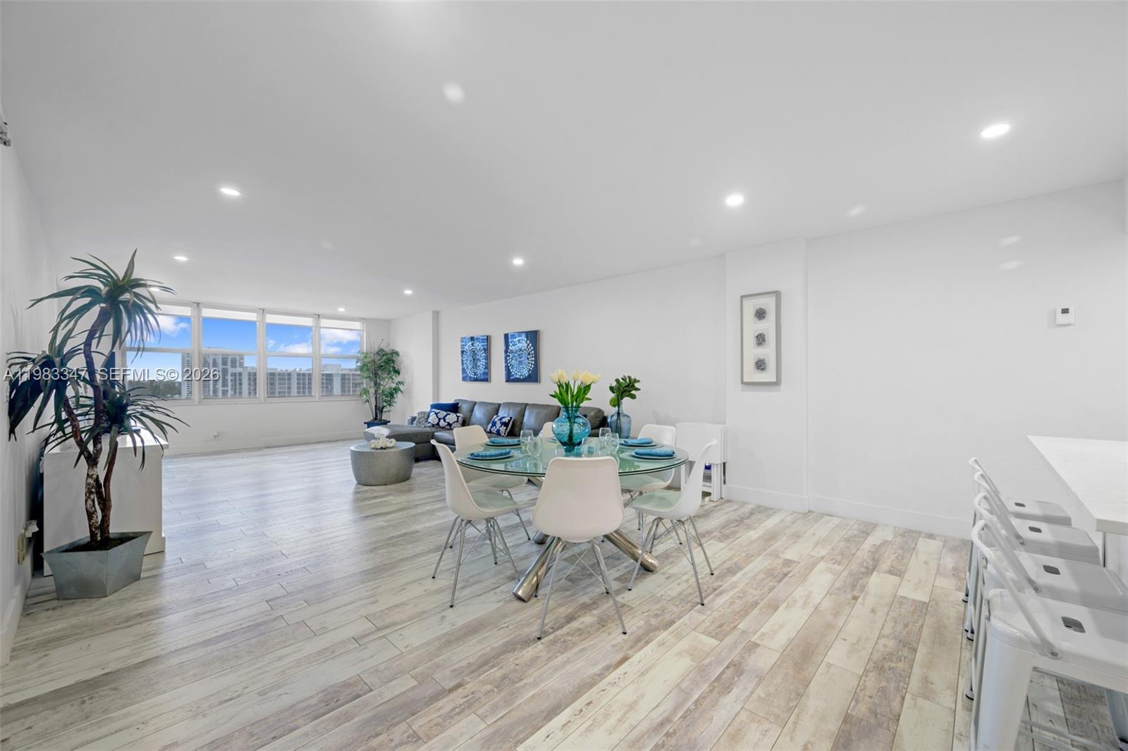 Photo of 3725 Ocean Dr  #924, Hollywood, Florida, 33019 - 