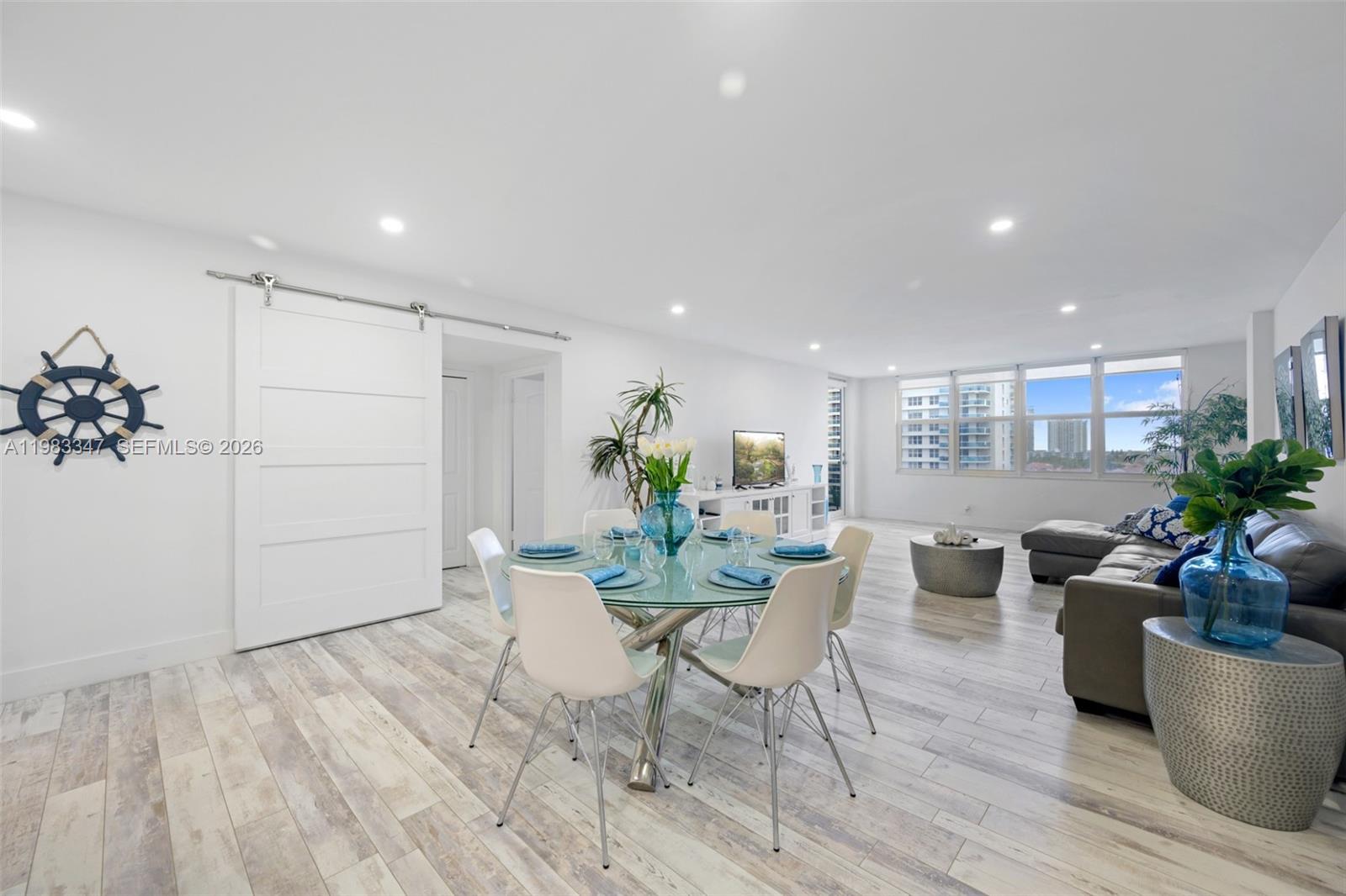 Photo of 3725 Ocean Dr  #924, Hollywood, Florida, 33019 - 