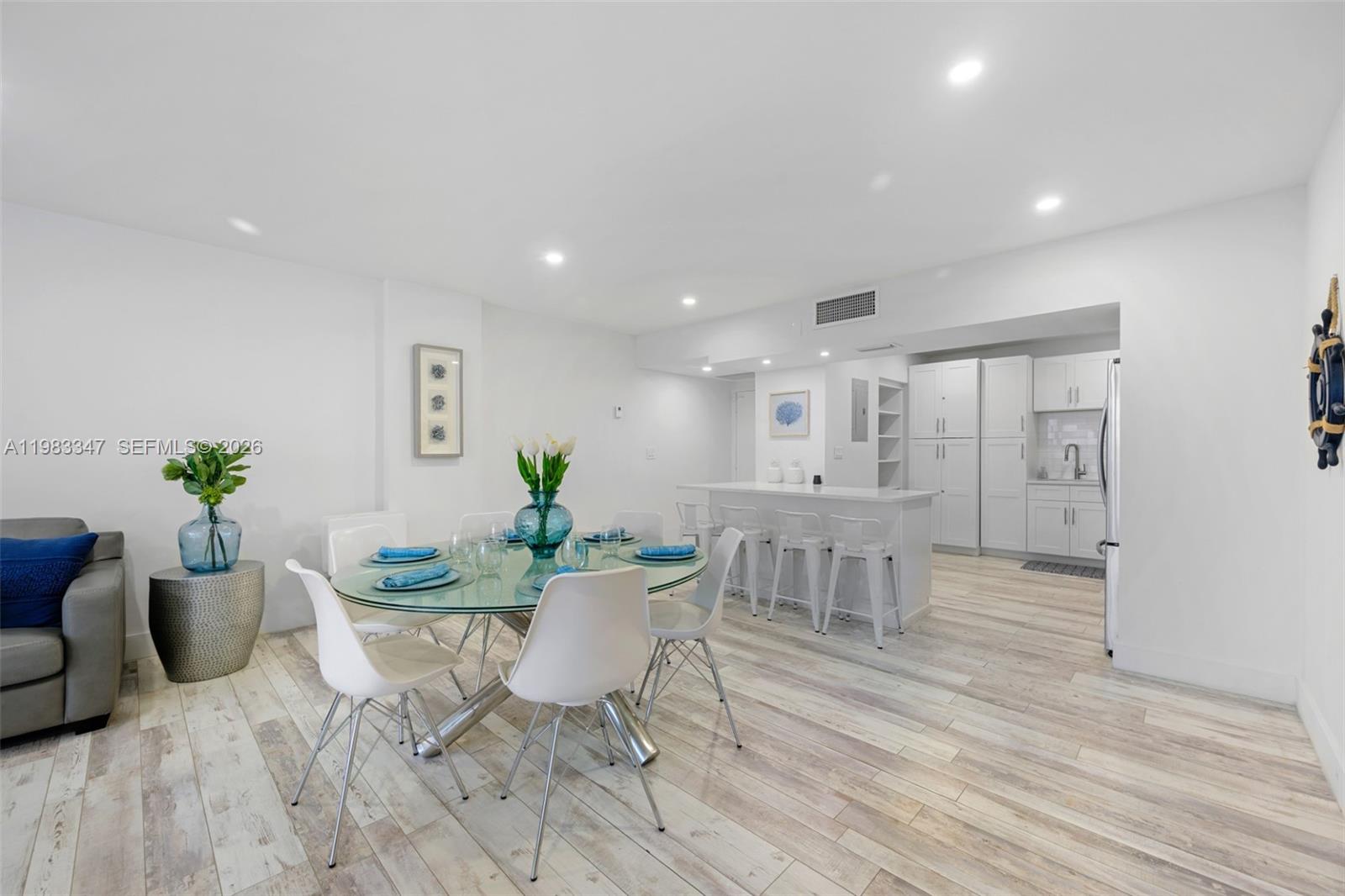 Photo of 3725 Ocean Dr  #924, Hollywood, Florida, 33019 - 