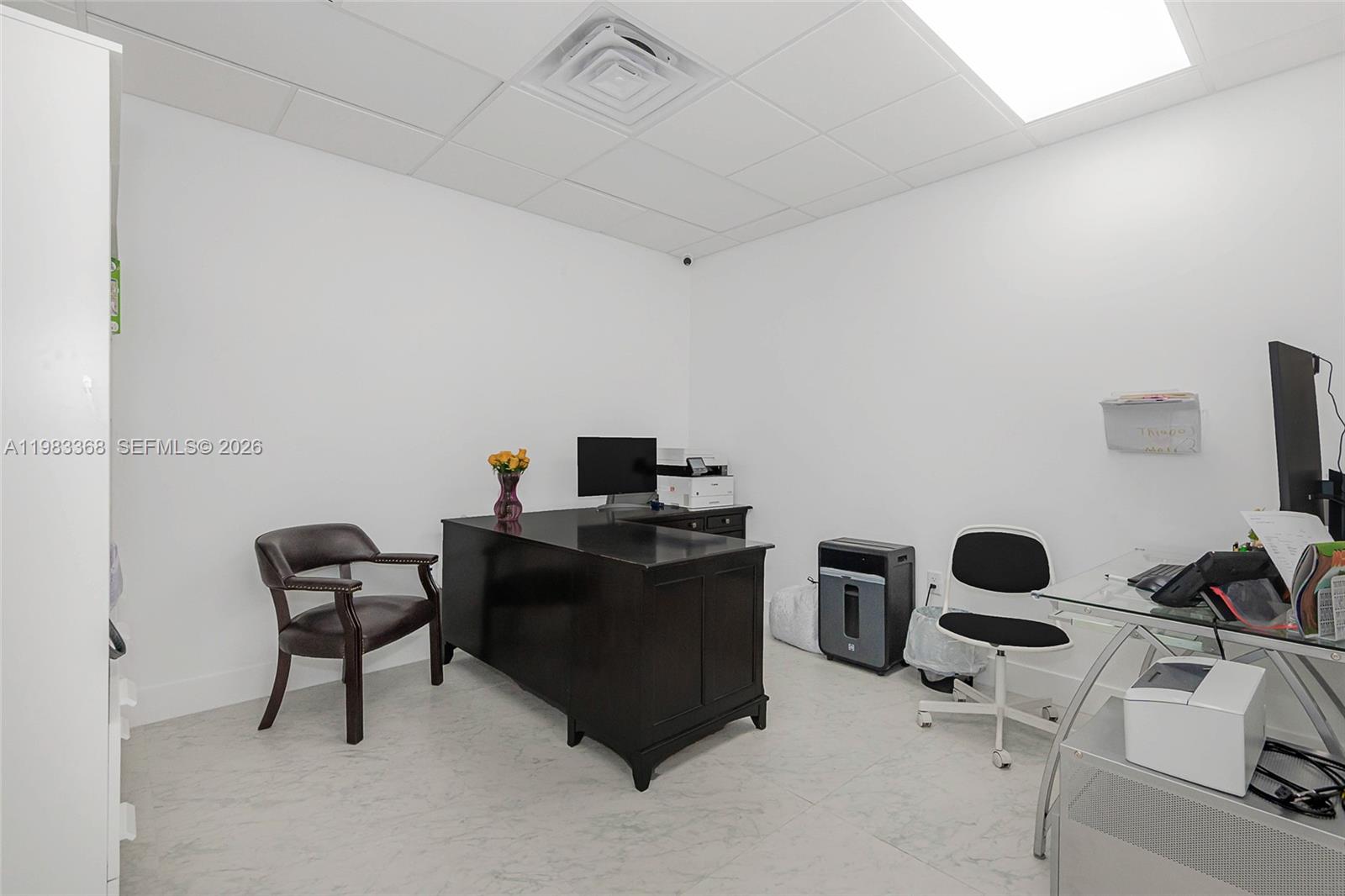   /   кв.футов $ 2026-03-16 0 Фото