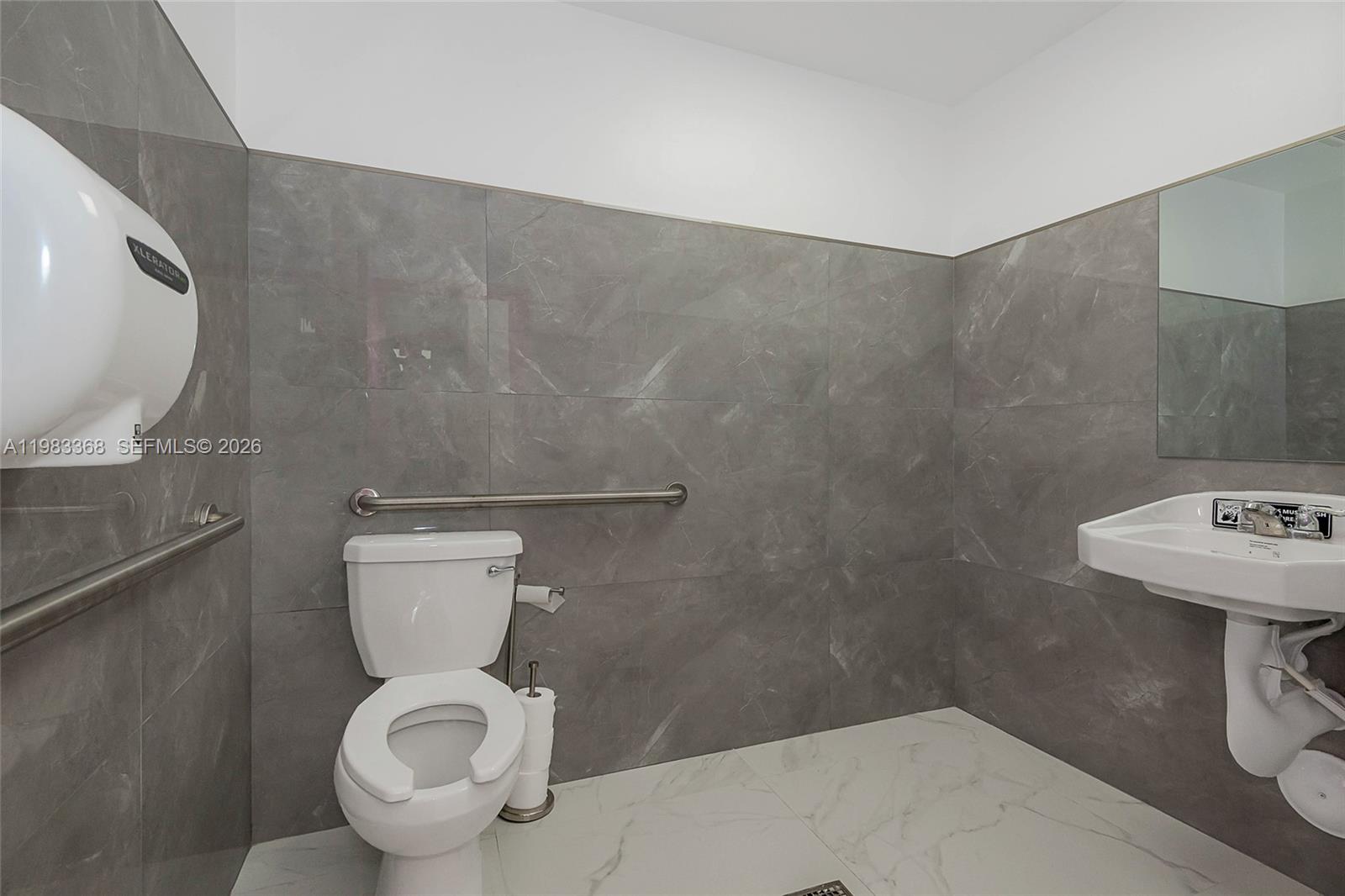   /   кв.футов $ 2026-03-16 0 Фото