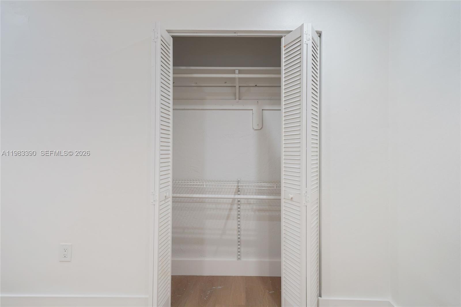   /   sq. ft. $ 2026-03-16 0 foto