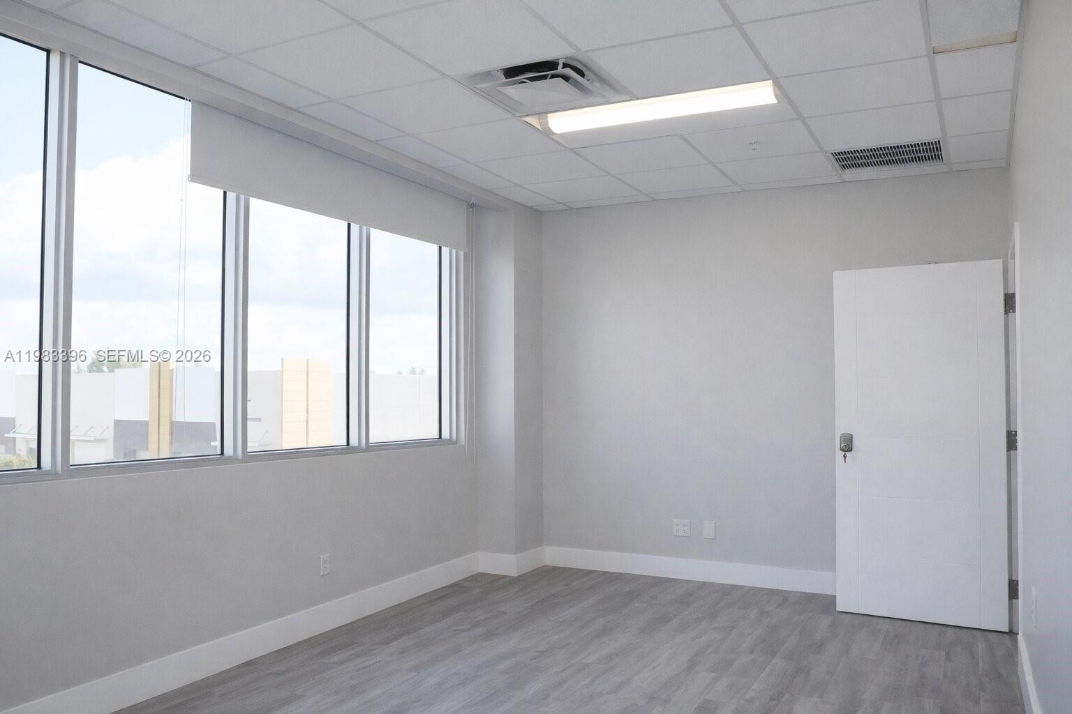 203  /   sq. ft. $ 2026-03-16 0 foto