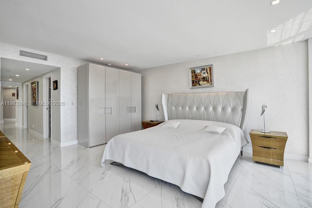 3005 2 / 3 2154 кв.футов $ 2026-03-16 0 Фото