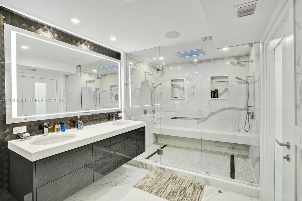 3005 2 / 3 2154 кв.футов $ 2026-03-16 0 Фото