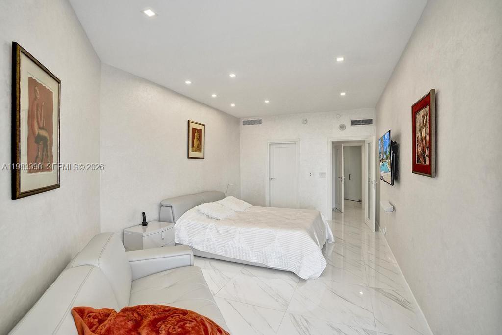 3005 2 / 3 2154 кв.футов $ 2026-03-16 0 Фото