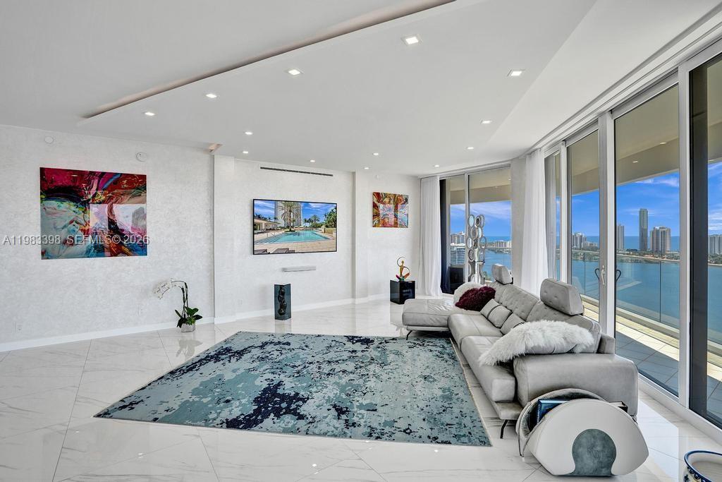 3005 2 / 3 2154 кв.футов $ 2026-03-16 0 Фото