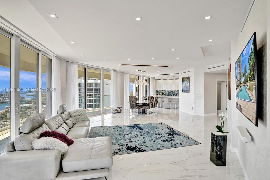 3005 2 / 3 2154 кв.футов $ 2026-03-16 0 Фото