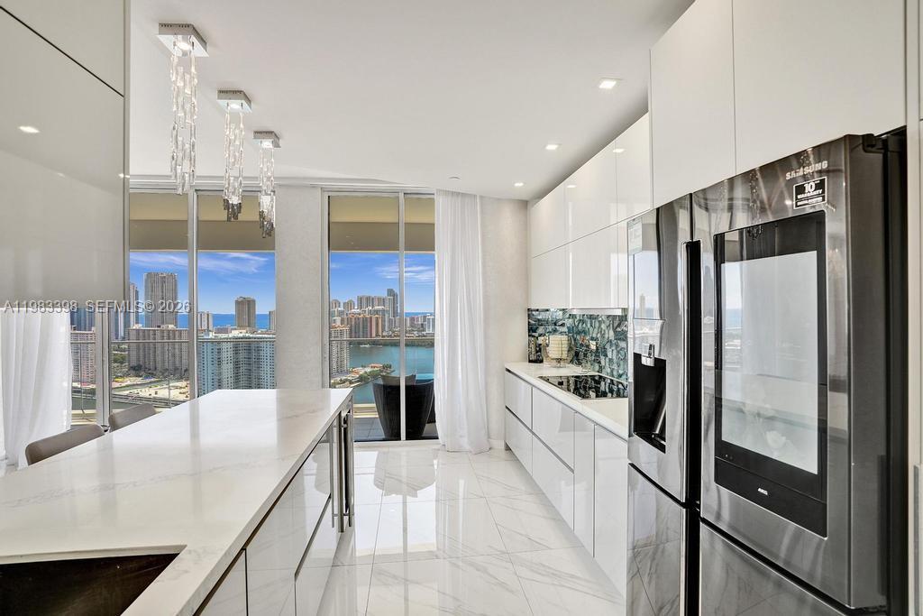 3005 2 / 3 2154 кв.футов $ 2026-03-16 0 Фото