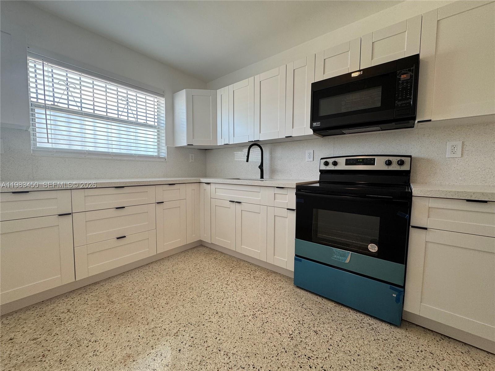   /  4652 sq. ft. $ 2026-03-16 0 foto